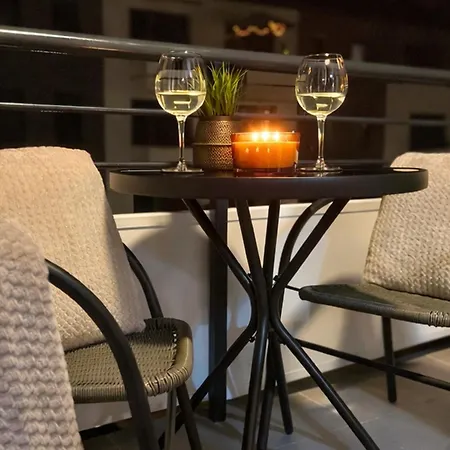 Apartment Local-lux F4 - Free Parking & Balcony