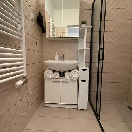 Apartment Local-lux F4 - Free Parking & Balcony *