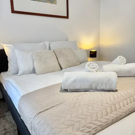 Apartment Local-lux F4 - Free Parking & Balcony