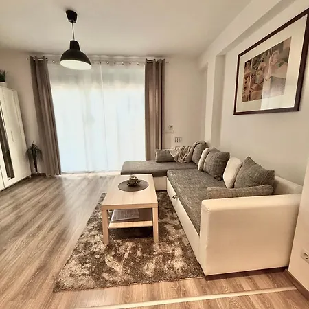 Local-lux F4 - Free Parking & Balcony קצ'קמט