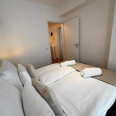 Apartment Local-lux F4 - Free Parking & Balcony *