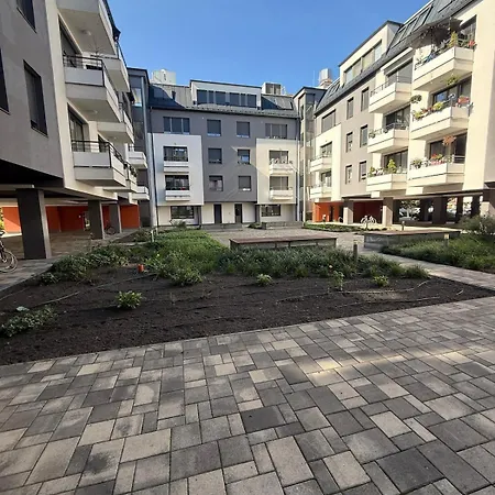 Local-lux F4 - Free Parking & Balcony דירה *