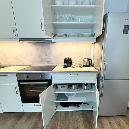 Local-lux F4 - Free Parking & Balcony Apartment Kecskemet