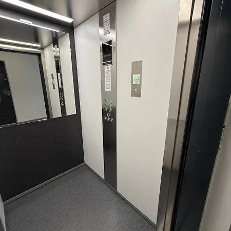 Local-lux F4 - Free Parking & Balcony דירה *